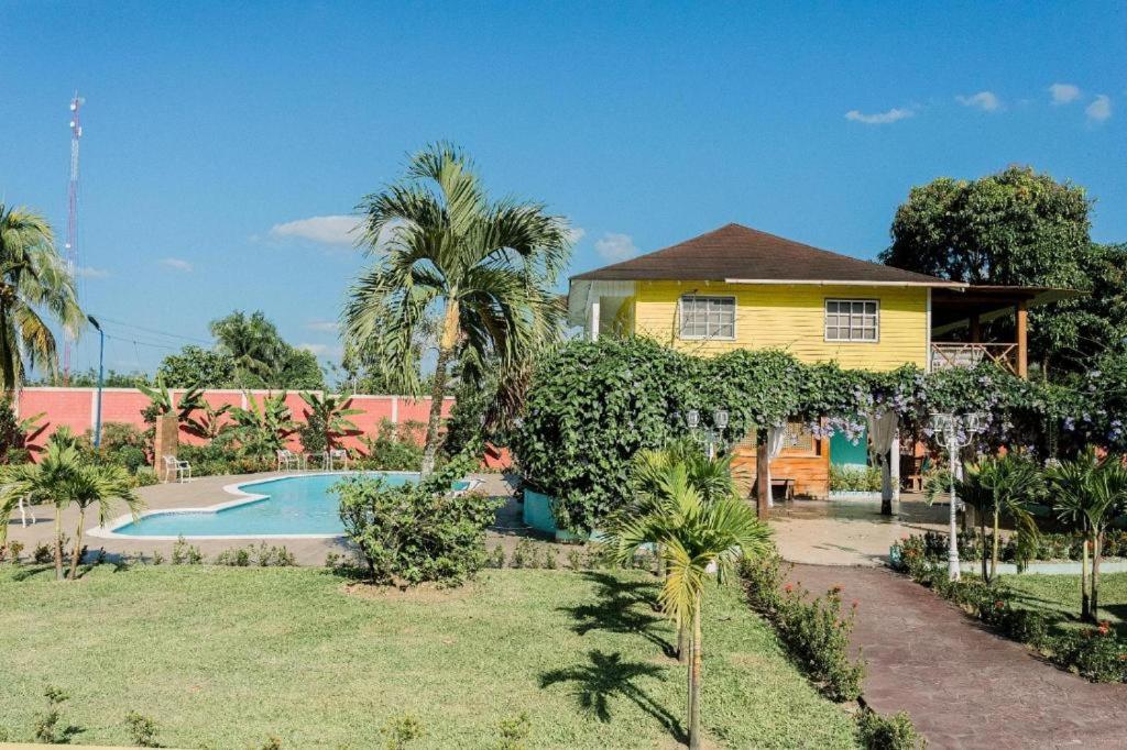 Guacamayos Hotel Bonao Buitenkant foto