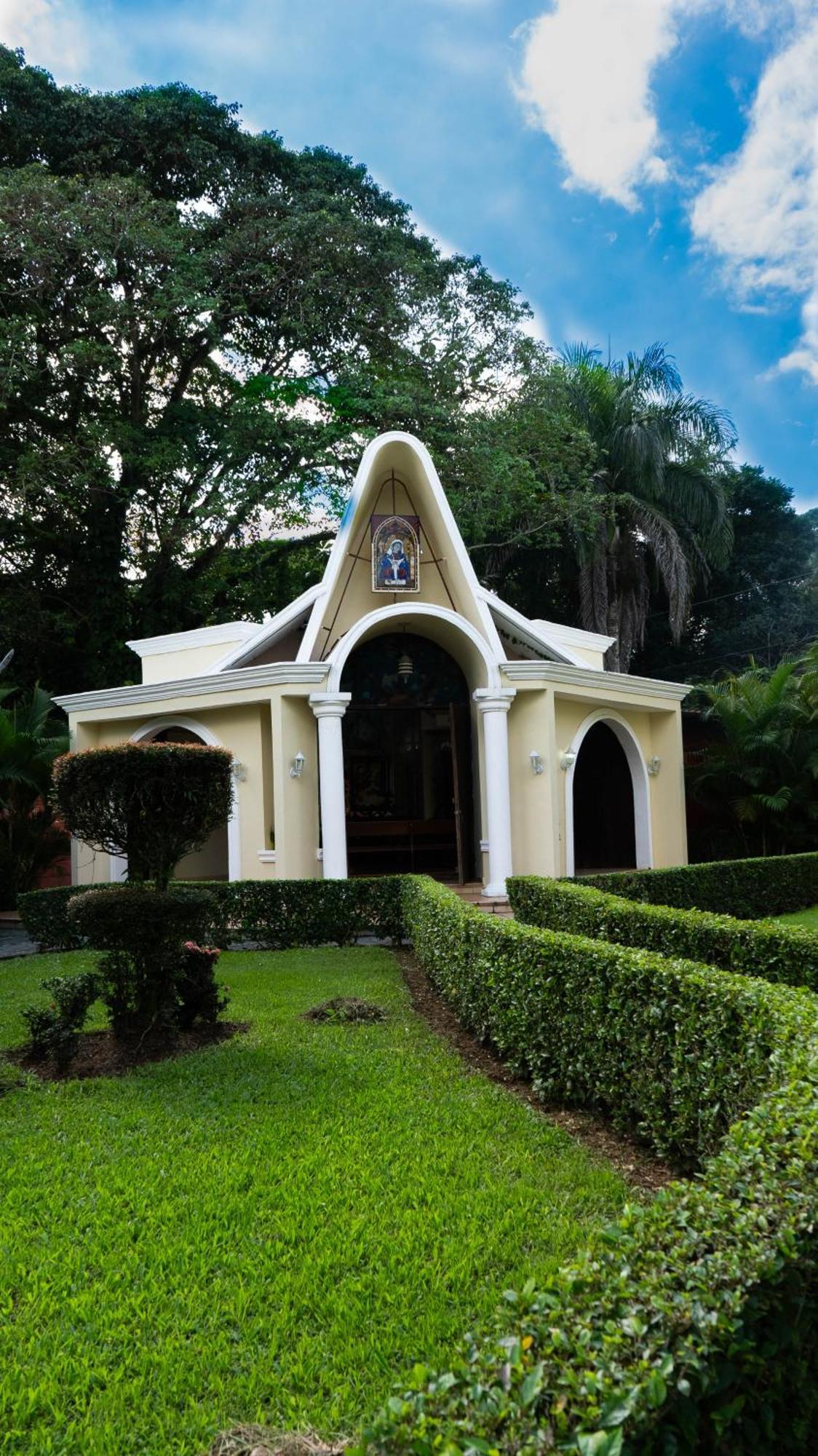Guacamayos Hotel Bonao Buitenkant foto