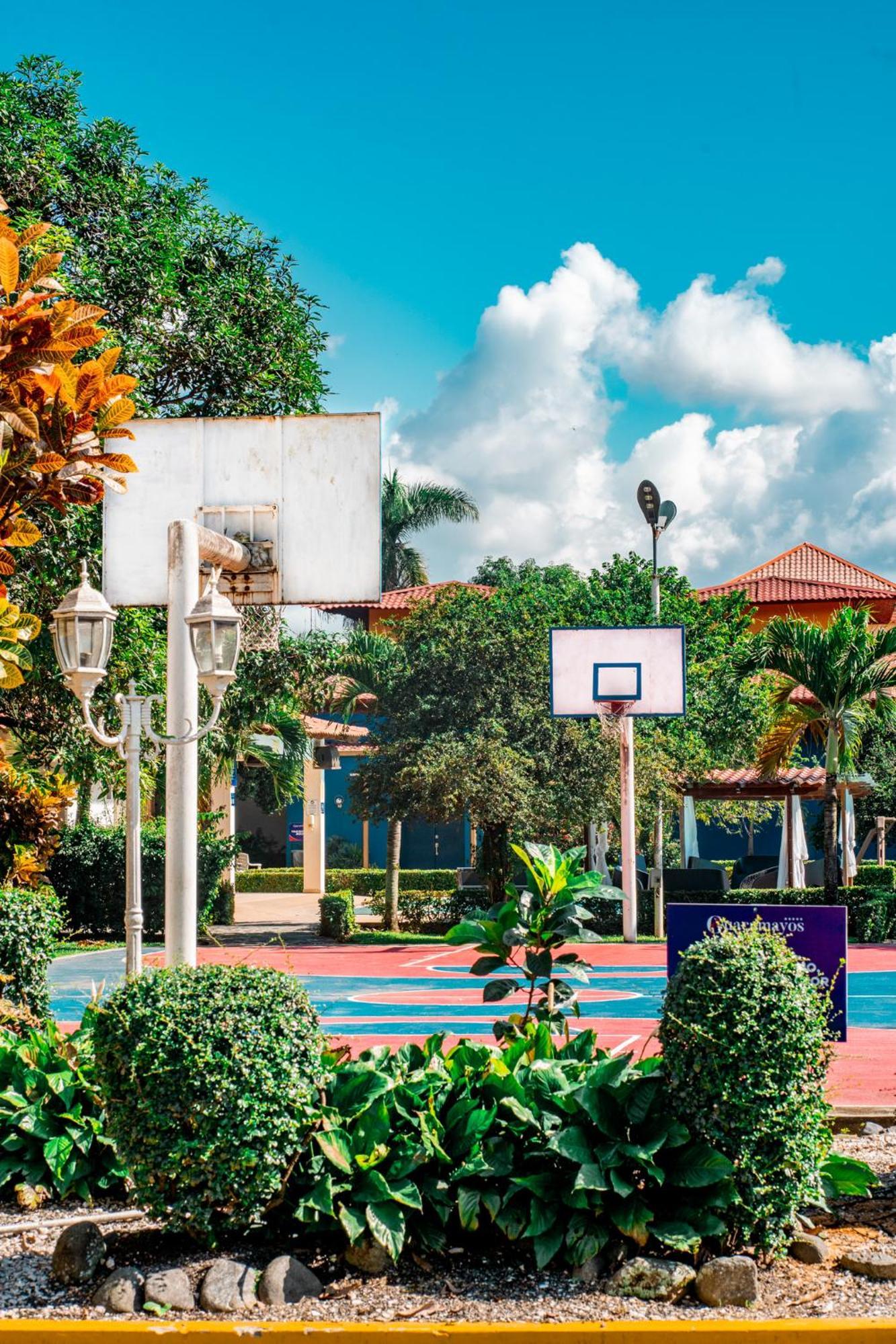 Guacamayos Hotel Bonao Buitenkant foto