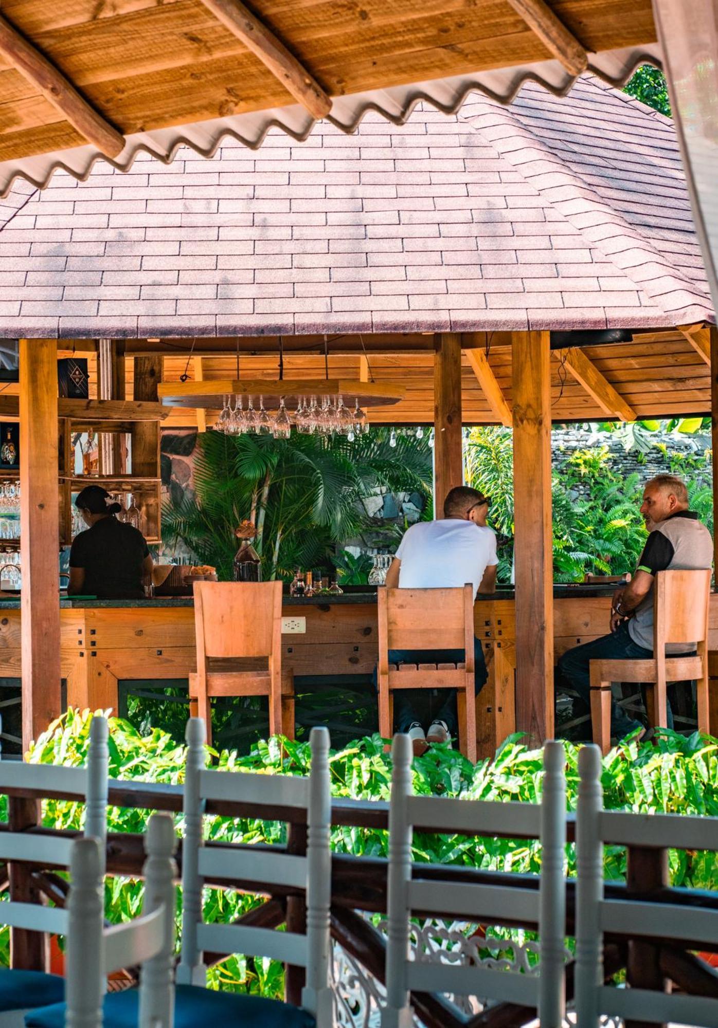 Guacamayos Hotel Bonao Buitenkant foto